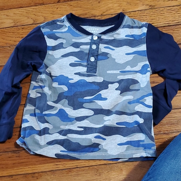 3 boys long sleeve shirts - Picture 4 of 4